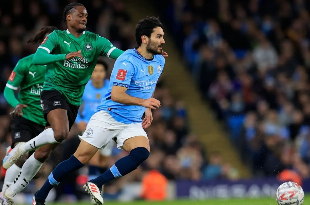 开云体育APP下载-曼城客场疲态显现，战术调整需迅速跟进