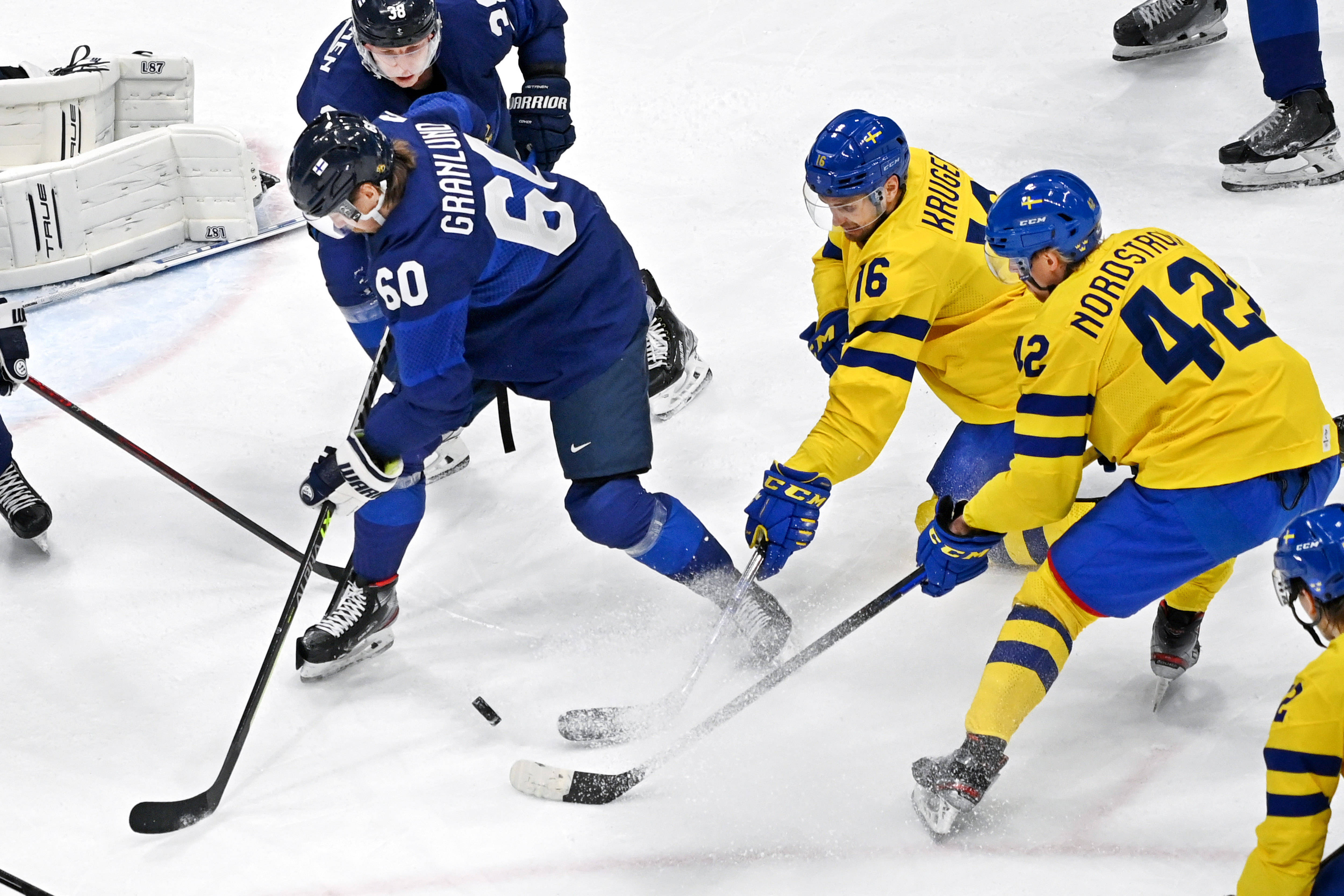 瑞典队惜败俄罗斯，小组出线勉强