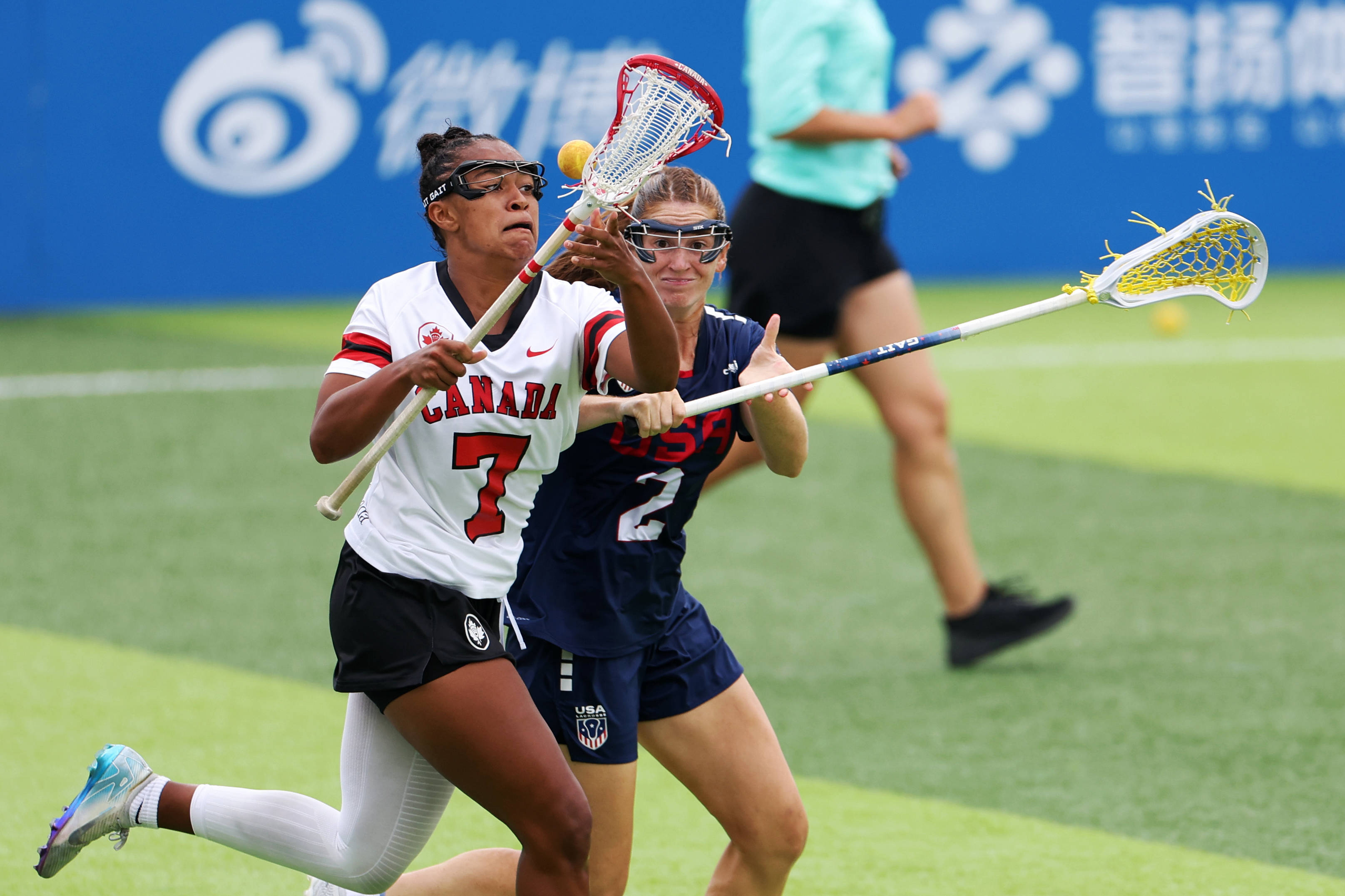 美国女子曲棍球队势不可挡，轻取对手晋级